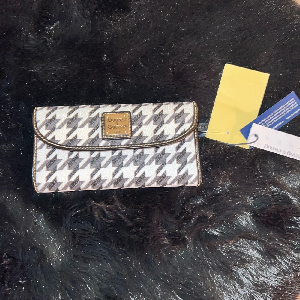 Dooney Houndstooth Wallet NWT